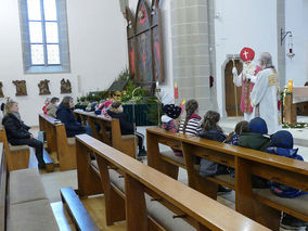 Der Heilige Nikolaus besuchte St. Crescentius (Foto: Karl-Franz Thiede)